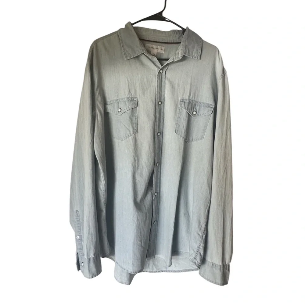Aeropostale Button Up Long Sleeve Collared Light Denim size XL‎